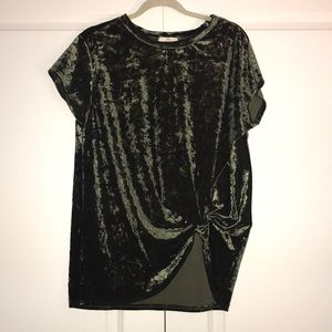 Olive green velvet top! With knot on side!